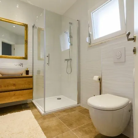 Aa 1 Apartment Trogir