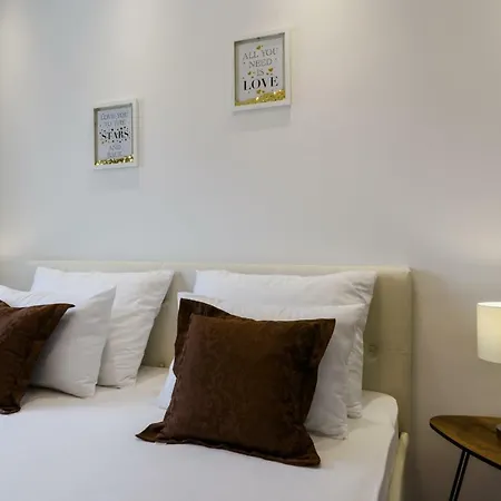 Aa 1 Apartment *