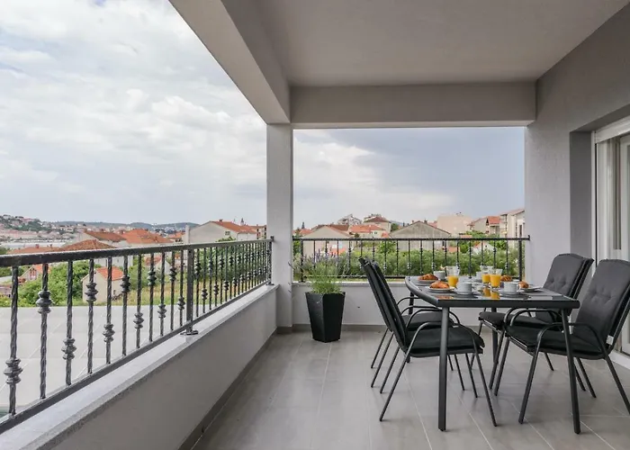 Aa 1 * Trogir