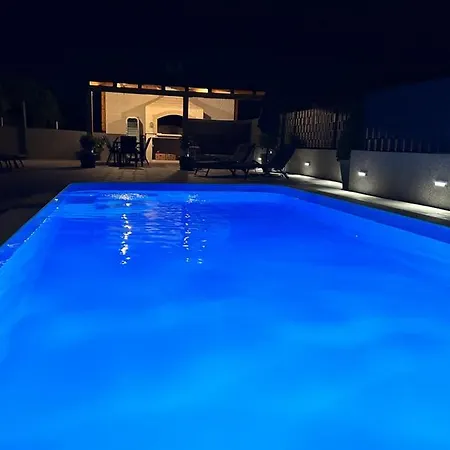Aa 1 تروغير