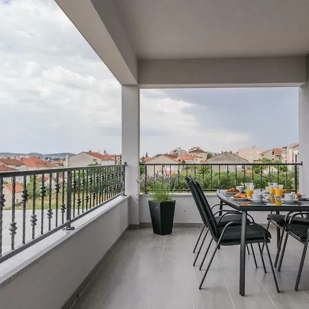 Aa 1 * Trogir