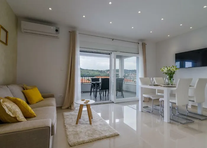 Aa 1 Apartment Trogir